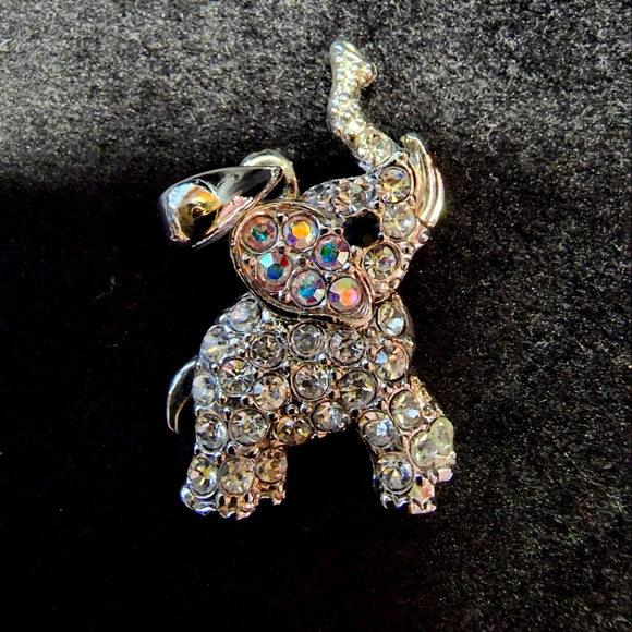 ELEPHANT Crystal Pendent - Picture 1 of 4